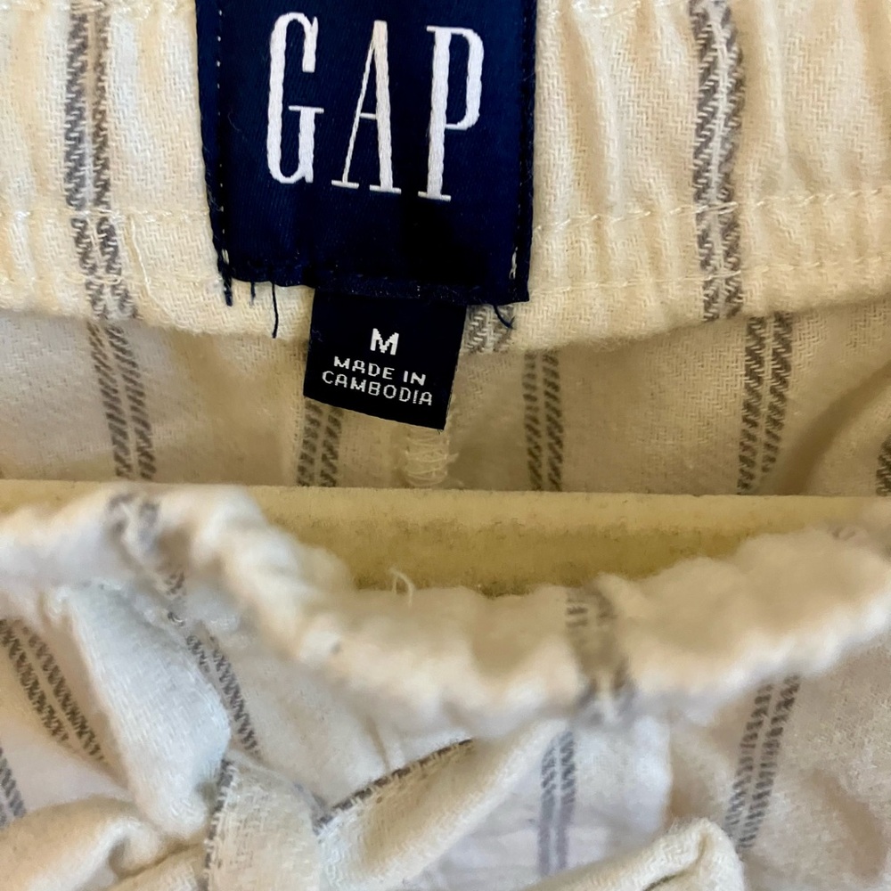 GAP Women's Cream and Gray Striped Pajama Pants - Picture 3 of 5